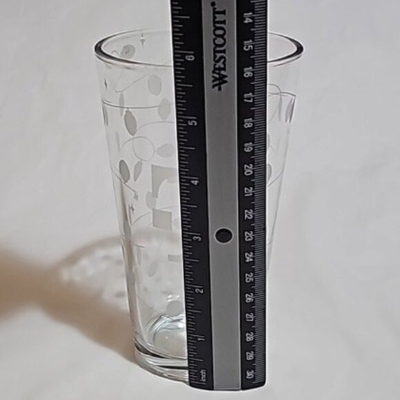 T-Mobile Tuesdays Holiday Glass New in Box - Picture 14 of 14